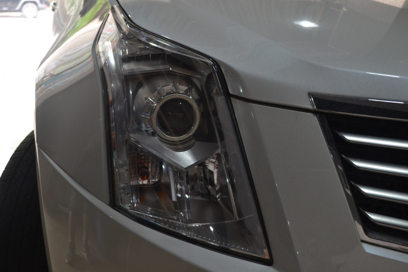SRX车灯改装进口海拉5透镜飞利浦XV氙气灯