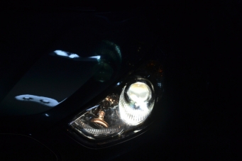 IX35车灯改装进口海拉5透镜欧司朗氙气灯